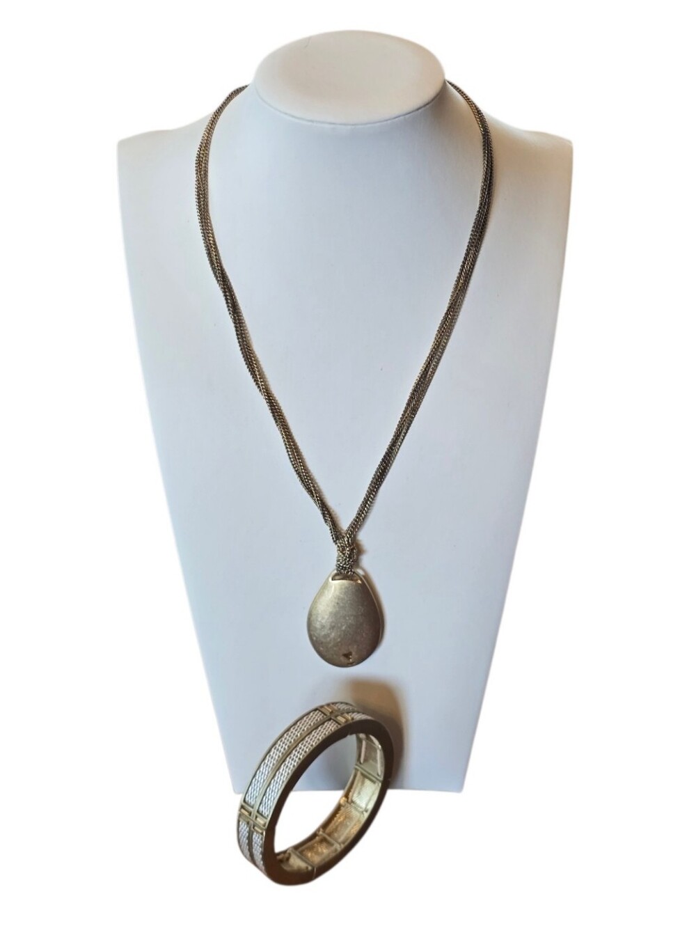 Lia Sophia Boulevard Goldtone Elastic Stretch Bracelet Pendant Necklace Set
